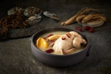 정선 삼계탕·산삼배양근 등 호텔신라, 여름 보양식 선물세트 출시