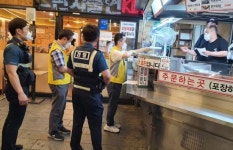 마포구, 전 직원 활용 홍대 일대 특별 방역 점검 돌입