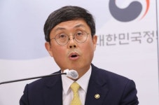 기재차관 