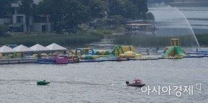 [포토]연이은 폭염에 수상레저 즐기는 피서객들