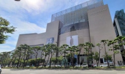 신세계 부산 센텀 명품매장, 방문객 검사 현재 17% 완료