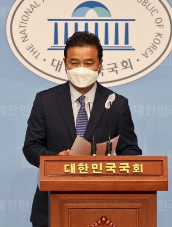 어제 본회의 참석한 與 임종성…현역의원 네번째 코로나 확진