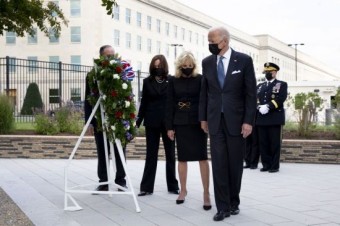 바이든 뉴욕 9·11 테러 20주기 추모식 참석…오바마·클린턴도 함께