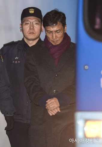 법원, 안희정 성폭행 피해자 신체감정 결정