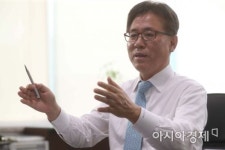 [아시아 초대석] 정순남 한국전지산업협회 상근부회장 中 의존 90%인 배터리 소재, 공급망 재편되면 문제