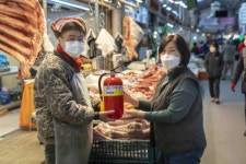 중랑구 5개 전통시장 문전성시 특판...연말 장보기 할인받자!