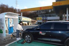 안성 녹박재주유소에 전기차충전소 설치 … 한국석유공사, 복합스테이션화 본격화