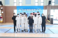 펜싱 명문 진주제일중, 전용 경기장 생겼어요!