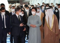 UAE 떠나는 文대통령…양국 글로벌 수소경제 시장 선도할 것