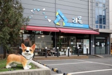 서초구 번뜩이는 아이디어!...동네 카페 청년 갤러리 변신