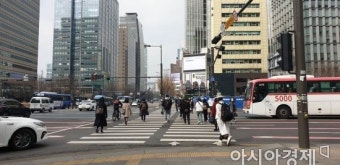 [르포]'집무실 이전 공약'한 尹…광화문 민심 들어보니