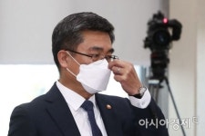 [포토] 심각한 표정의 서욱 국방장관