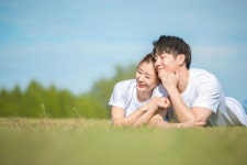 [이용범의 행복심리학] 고통이 없으면 행복도 없다, 동전의 양면처럼…