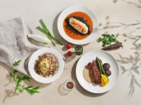 MZ는 집에서 워커힐 즐긴다…호텔업계 밀키트 시장 앞 다퉈 진출