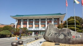 오는 20일, 요양병원서 손잡고 면회 가능 … 김해시, 감염 취약 시설 방역 수칙 완화