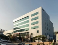 베벨 에치 국산화한 피에스케이…“2025년 매출 1兆 목표”