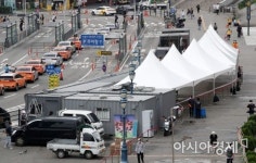 [포토] 다시 설치되는 임시 선별검사소, 자치구별 순차적 재가동