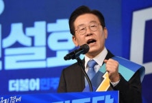 이재명, 광복절 맞아 외교 강조… 