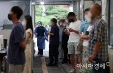 [포토] 신규확진 18만명, 18주 만에 최다…위중증 469명·사망 42명
