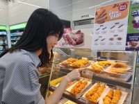 CU, 즉석조리 치킨 2+1 행사…같은 가격은 교차 구매 가능“