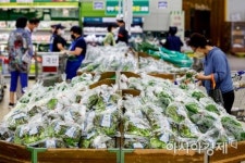 [포토]추석 앞두고 장보는 시민들