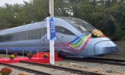 국내 최고 시속 320㎞급 … 현대로템, ‘EMU-320’ 고속열차 첫 출고