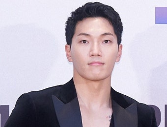 가수 김필, 급성 맹장염 수술…“당분간 안정 취해야”