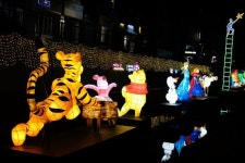 ‘빛으로 물드는 시간, 함께해요 방학천’...제10회 도봉 등(燈) 축제 열어