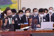 [2022 국감]강석훈 산은 회장 "석탄 관련 익스포저 2040년 제로 목표"