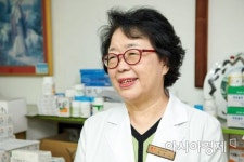 45년간 의료봉사활동 최경숙씨, 우정선행상 대상 수상