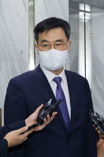 전익수, 준장→대령 강등 