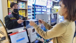 [편의점 제국]결혼상담·금은방·사진관…모든 서비스로 확장