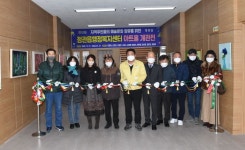기장군 정관읍행정복지센터, 아트홀 개관전 열어 … 2층 로비공간 활용해 주민 문화공간 조성