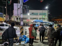 [르포]얼어붙은 연말 건설업 인력시장…일 없어 다시 집으로