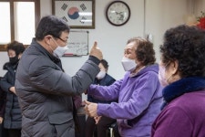 김경호 광진구청장 자양4동 찾아 ‘골목 경로 · 돌봄’