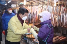 이상근 고성군수, 배둔시장·고성시장 상인들과 소통