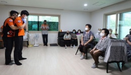 창원 성산소방서, 목 막힘 사고 응급처치 … 하임리히법으로
