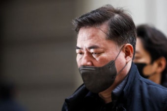 유동규 휴대전화 버린 사실혼 배우자, 1심 징역형 집유