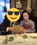 日 넷플릭스 인기작 마이코네 행복한 밥상 논란…지나치게 미화