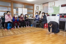 최호권 영등포구청장 가슴  따뜻한 어르신 섬김 행보 화제