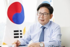[인터뷰]박강수 마포구청장 “상암 DMC 랜드마크 재개 지역발전”