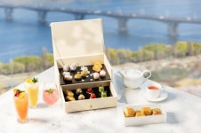 페어몬트 앰배서더 서울 마리포사, 애프터눈 티 첫선