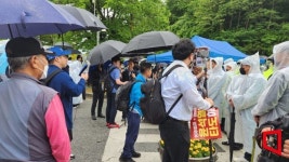 평소보다 경비 삼엄 5·18민주묘지 앞 집회 곳곳