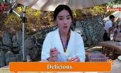 맛있어요 北 유튜버, 중국어로 온천수 달걀 먹방한 속내