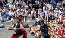 [포토]전통무예 관람하는 어린이들