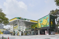 BTS 주유소에서 기름넣으세요…10주년 마케팅 열풍