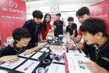 LG CNS AI 지니어스, 1만8000명 청소년에 무상 AI 교육