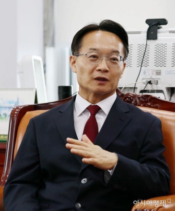 조해진 