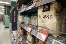 제분업계 밀가루 가격 인하 검토하지만 어려운 게 사실