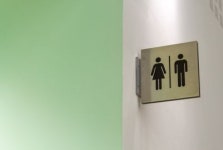 여자화장실서 가져간 쓰레기로 성적욕구 해소한 男…벌금 800만원